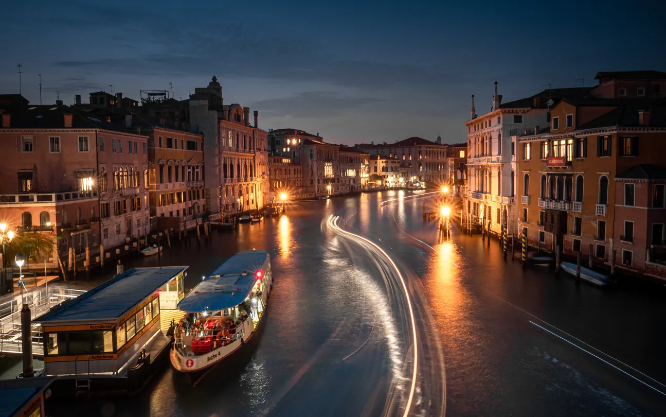 3_Grand Canal Night Cruises