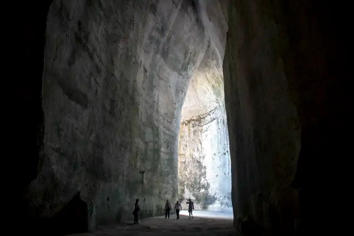 디오니시우스의 귀 주변 호텔