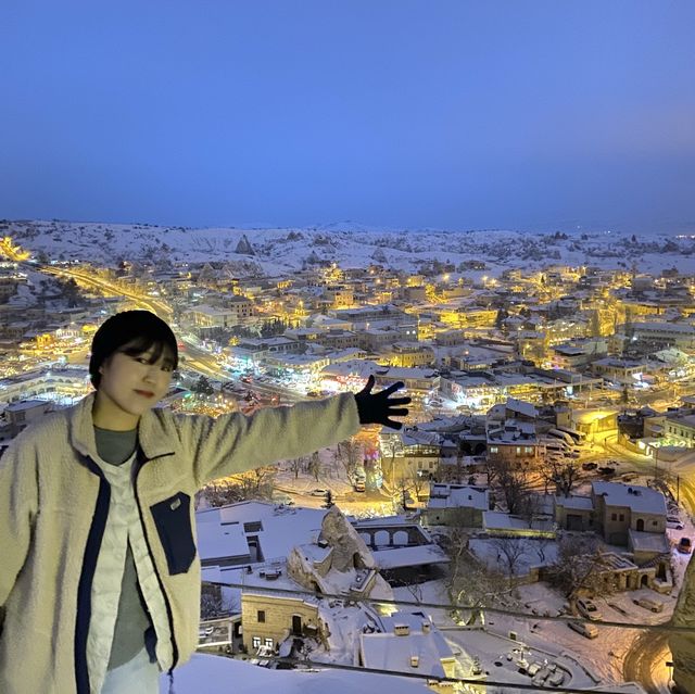 금빛 가루를 뿌린듯한 괴레메의 밤