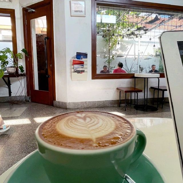 Nice small Cafe in the center Surabaya
