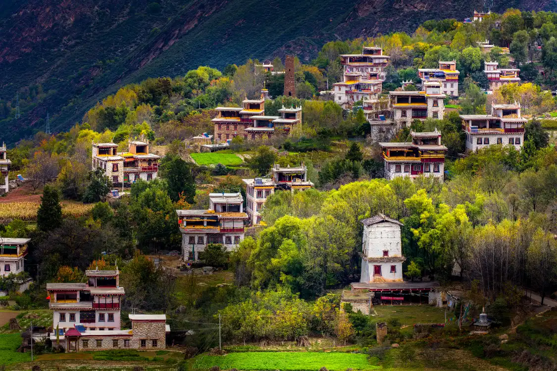 Hotels near Danba Ancient Tower