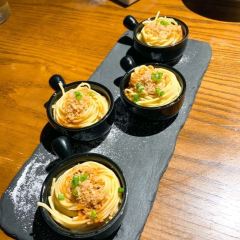 Rong Yi (Kai De Plaza) User Photo