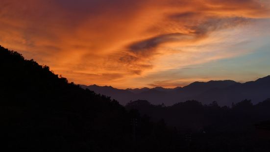 南崑山的日落真的不錯，離廣州城區不太遠，開車一個半小時足夠去