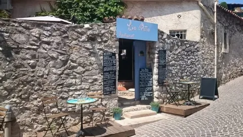 Le Patio in แคสซิส