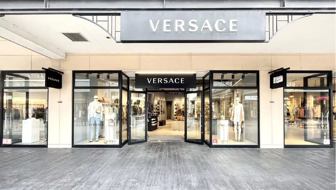 Hotels near VERSACE (OUTLET Chiba Kisarazu)