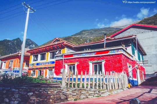 หมู่บ้านทิเบตที่มีสีสัน