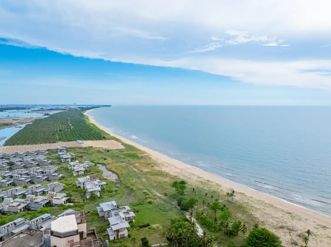 Hotels near Nanhai Longmu Bay