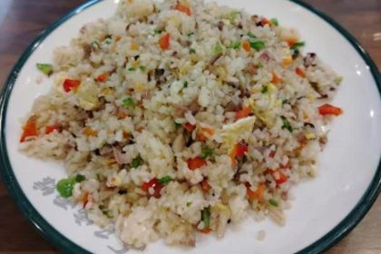 مطعم (عائلة ما )مسلم صيني