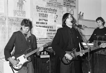 Plasnewydd | Cabaret Voltaire Final UK Tour