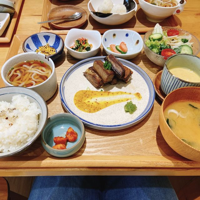 【美食】元朗木系Cafe 兒童飯團定食