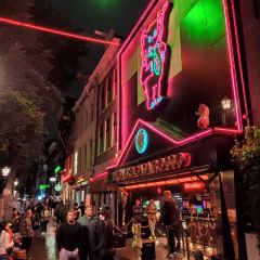 Red Light Bar User Photo