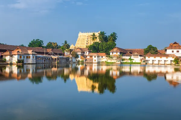 मन्नापराम्बाथ करियाथान मंदिर 주변 호텔