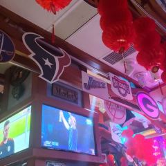 DOLPHIN Sports Bar & Grill User Photo