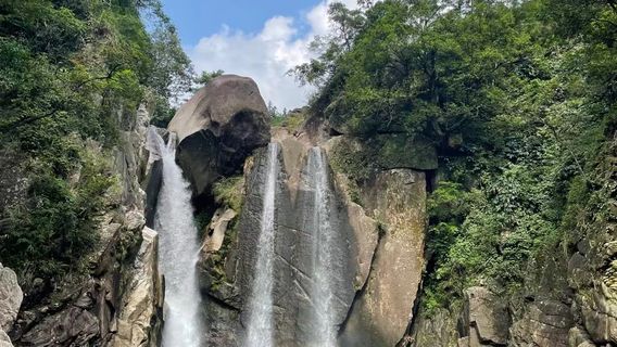 Sanyou Waterfall Sceneic Area