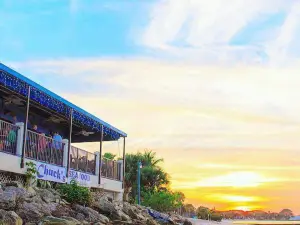 Chuck's Seafood Restaurant