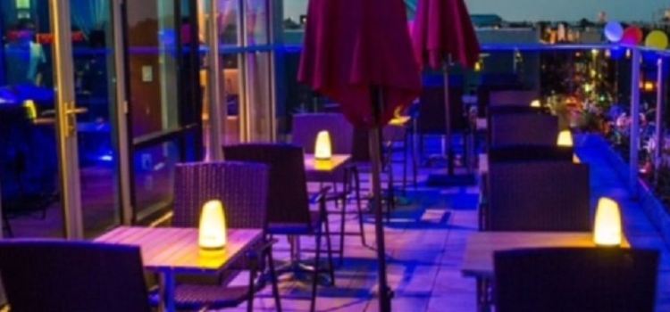 Luna Asian Bistro & Lounge