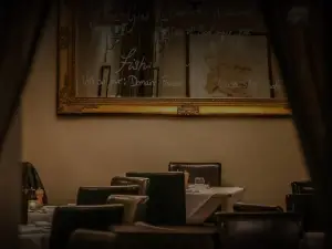 Le Petit Bistro