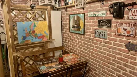 Monaco Enoteca Pub in Naples