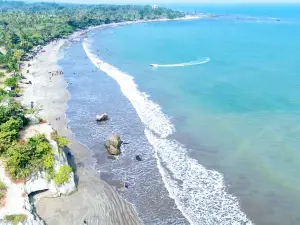 Pantai Batu Saung