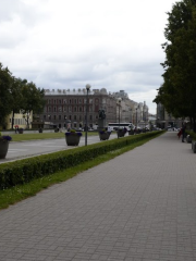 Pionerskaya Square Garden
