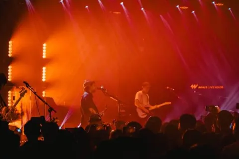 Wave Live House