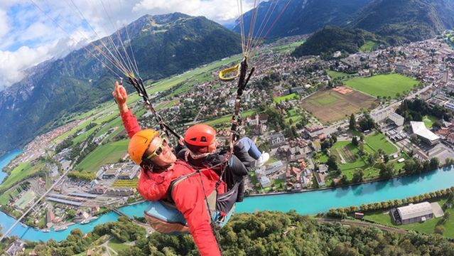 Paragliding in Interlaken