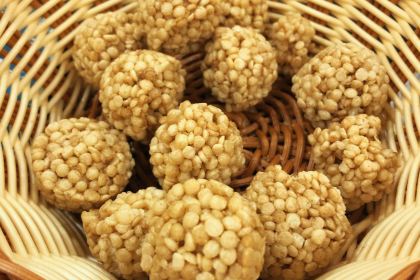 鲁朗石锅城·松茸天麻石锅鸡