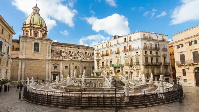 Hotels near The Praetorian Fountain