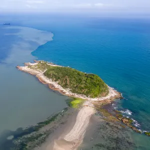 鹽洲島