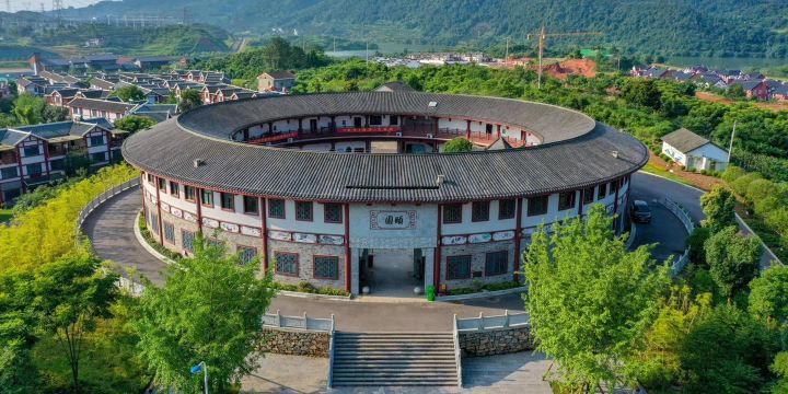 Yidu Qingjiang Bay Qinglin Leisure Tourism Area