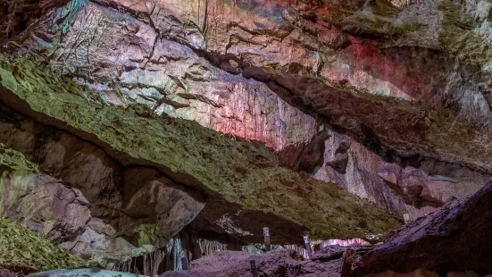 Poole's Cavern