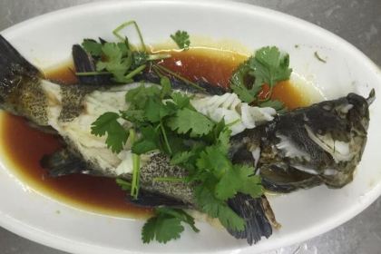 华侨佬海鲜大排档(侨港海滩店)