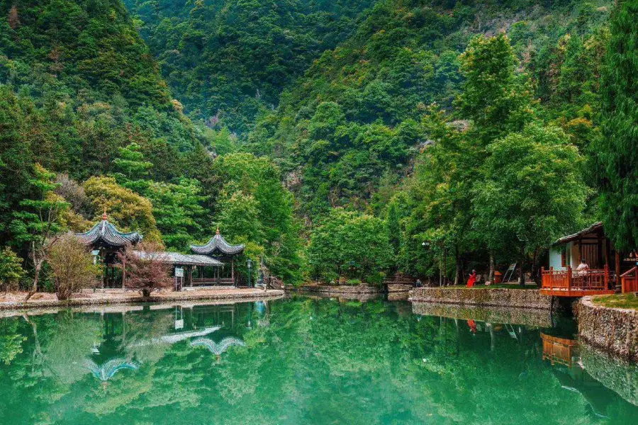 Jiujie Shimentai Waterfalls