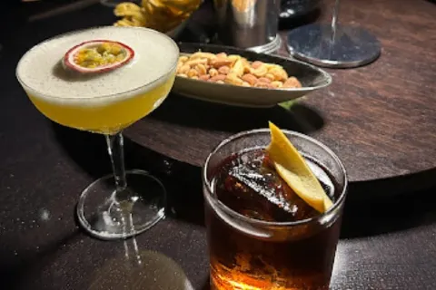 Hidden Bar - Gin Bar