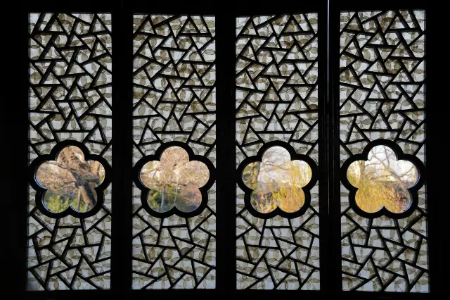 Suzhou Garden Flower Viewing Window