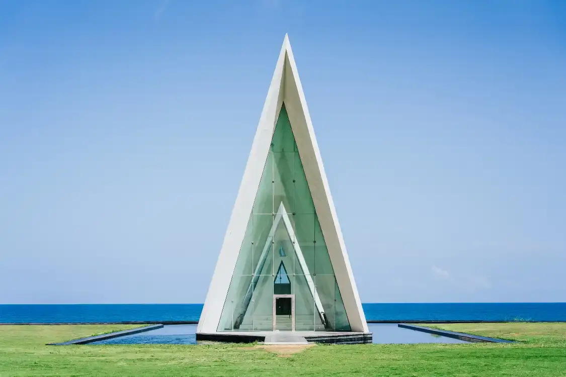 일월만 해도 교회 주변 호텔