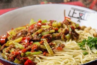 鮮椒牛肉面