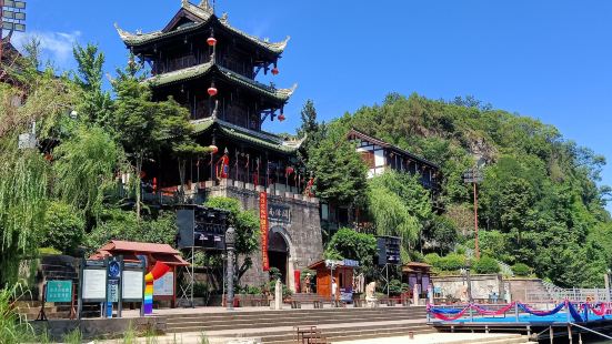 Lianfeng Pavilion at Nanjin Pass