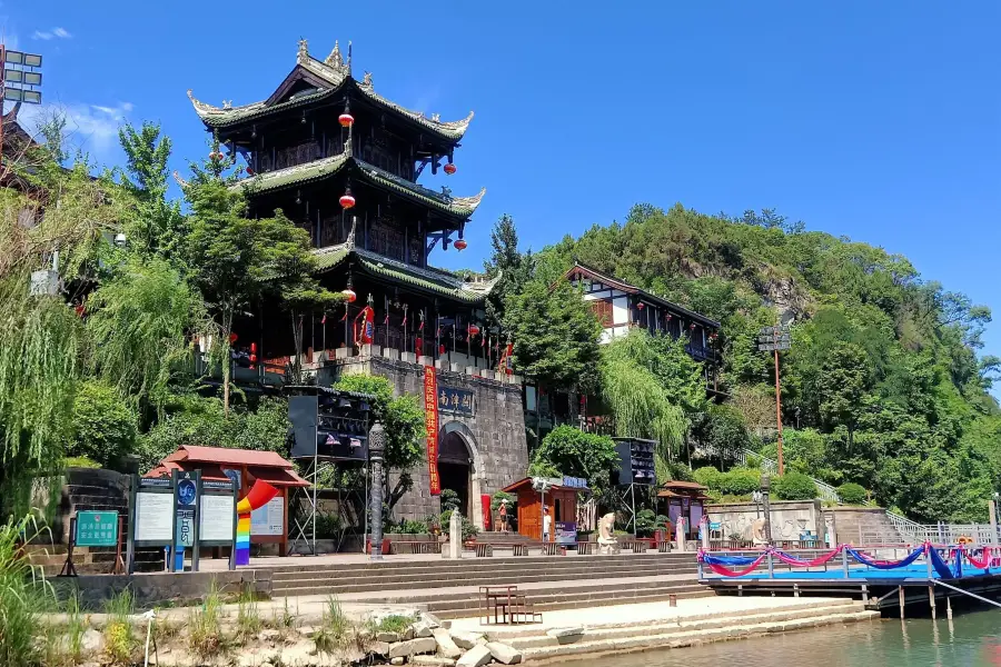 Lianfeng Pavilion at Nanjin Pass