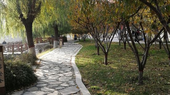 槐北公園位於槐北路和槐中路之間，談固大街以東，是石家莊02年