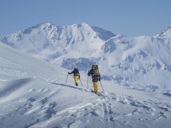 Snow Corridor