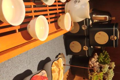 九华山本草香素食馆