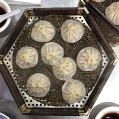 Xi an Jiasan Stuffed With Juicy Pork Baoziguan 여행 사진