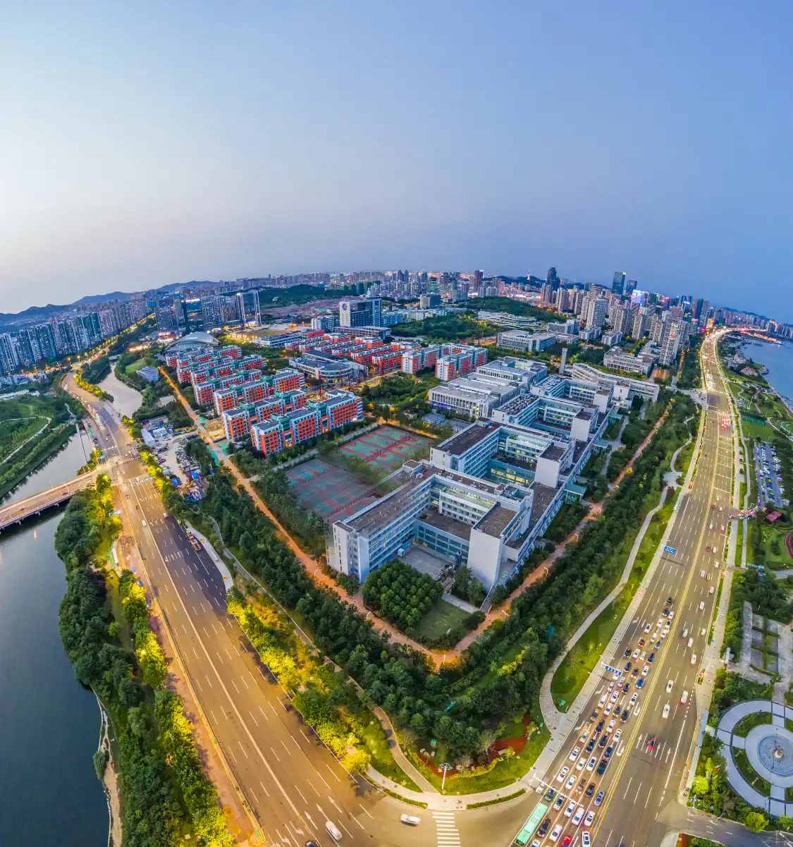 중국 석유 대학교-동부 주변 호텔