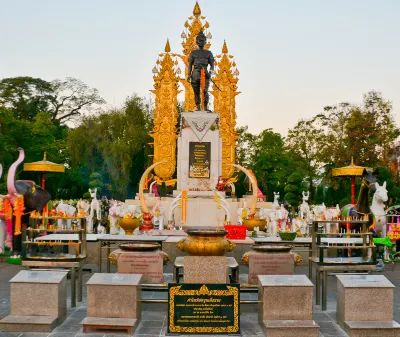 Отели рядом с достопримечательностью «Chakri Royal Family Memorial»