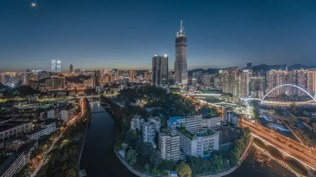 鄰近河濱公園的酒店