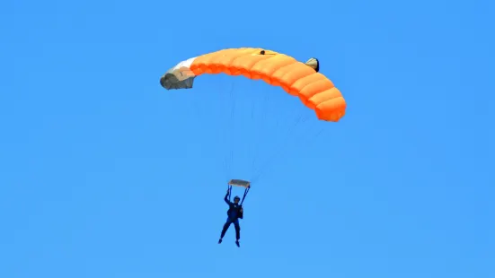 UVOL滑翔傘飛行學校·督公湖航空飛行營地