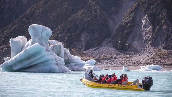 2.5-hour MAC Ice Lake Boat Experience on Mount Cook Tasman Glacier, South Island, New Zealand (Guide explanation + fixed-point pick-up + Winter Palace Hotel optional)