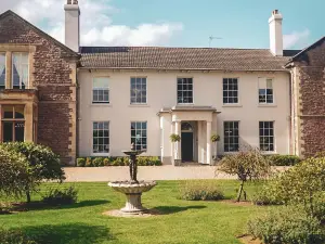 Glewstone Court Restaurant