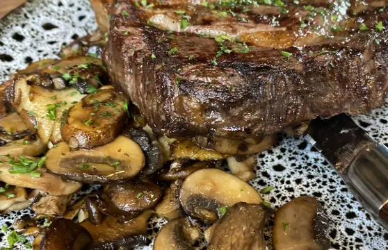 The Lounge Craft Kitchen + Cocktails